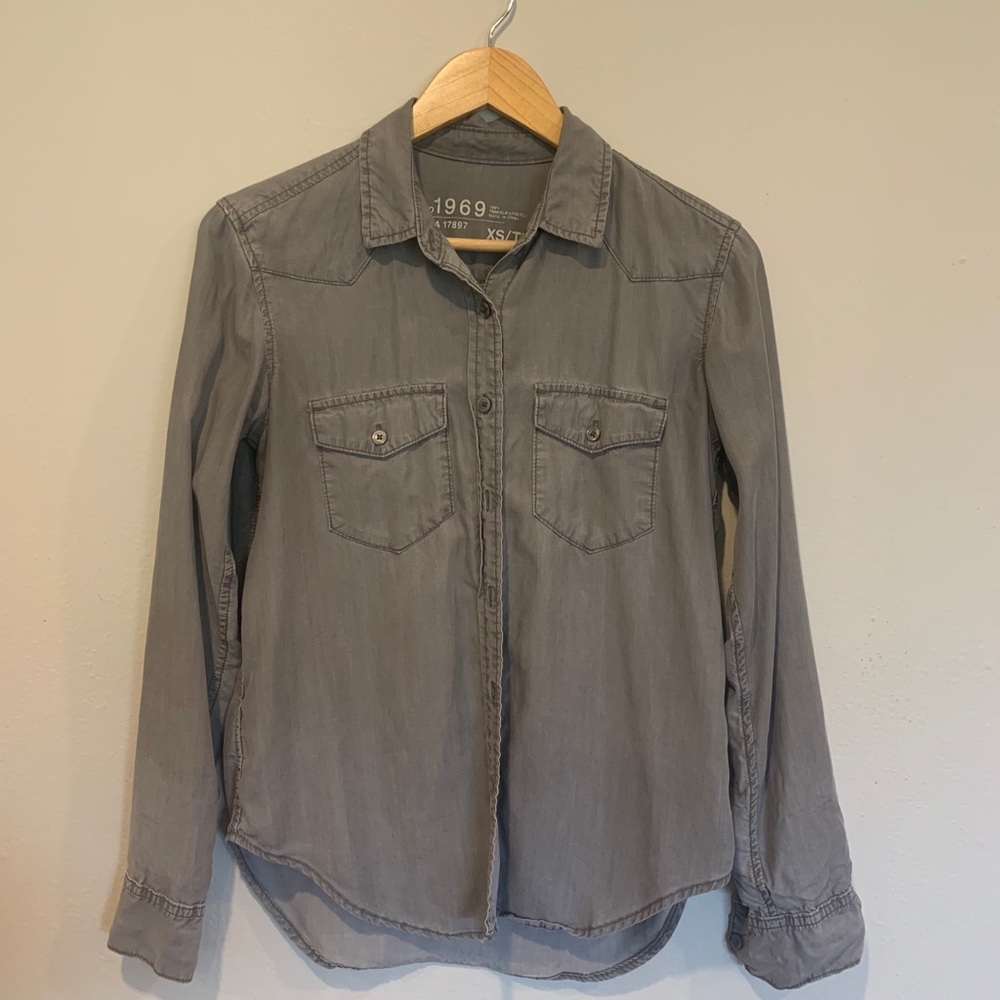 GAP 1969 100% Tencel Button Down